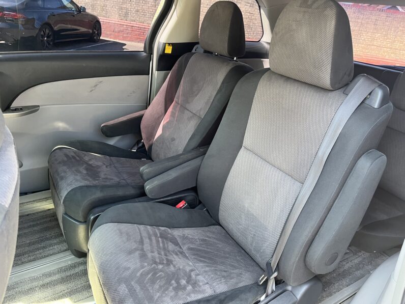 Toyota Estima 2006 White, 7 Seater, BC06OGL