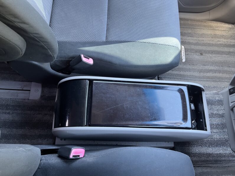 Toyota Estima 2006 White, 7 Seater, BC06OGL