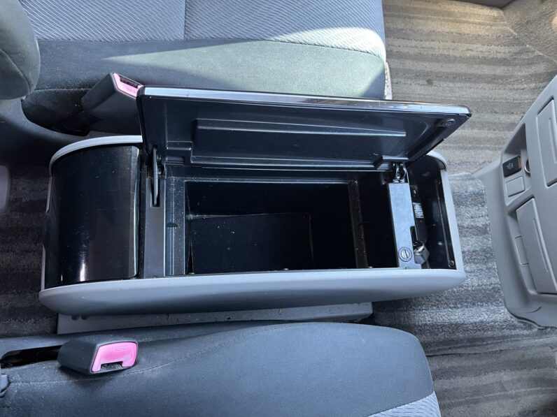 Toyota Estima 2006 White, 7 Seater, BC06OGL