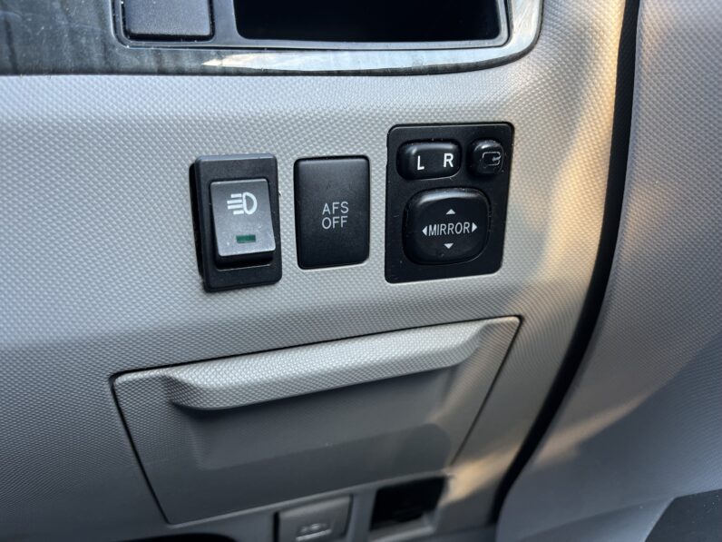 Toyota Estima 2006 White, 7 Seater, BC06OGL