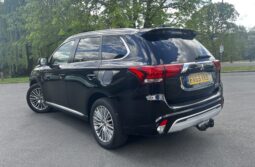 Mitsubishi Outlander 2.4h TwinMotor 13.8kWh Exceed Safety SUV 5dr Petrol Plug-in Hybrid CVT 4WD Euro 6 (224 ps)