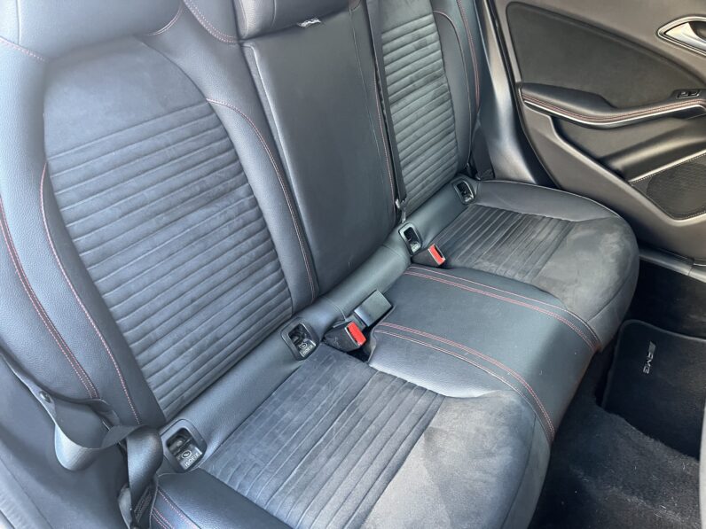 Mercedes-Benz GLA 2.1 GLA200d AMG Line Euro 6 (s/s) 5dr