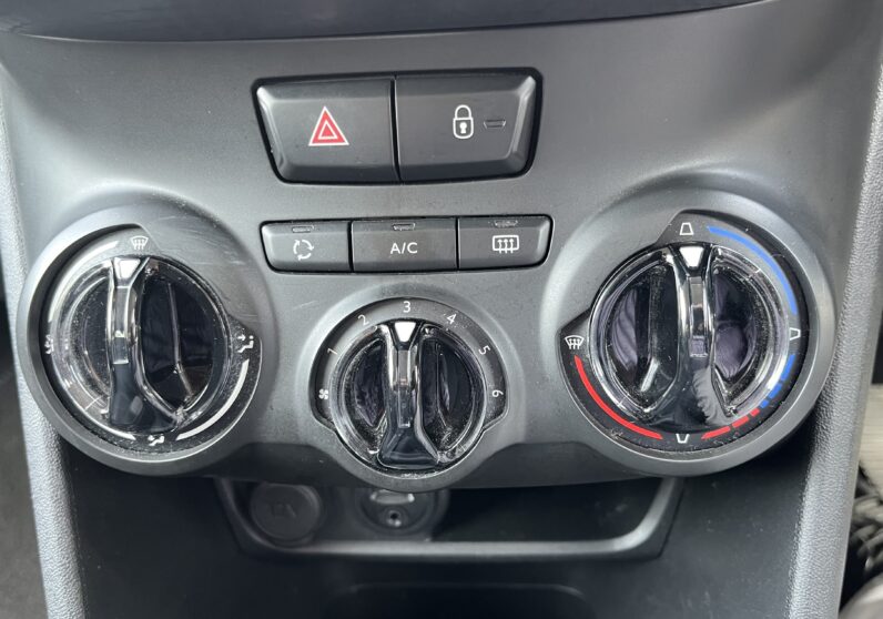 2016 Peugeot 208 1.2 PureTech XS Lime 5d, GD16URG