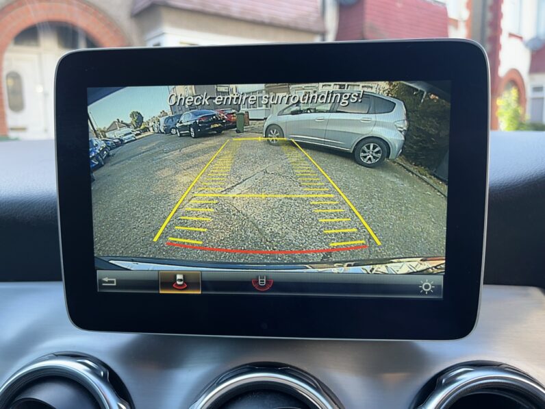 Mercedes-Benz GLA 2.1 GLA200d AMG Line Euro 6 (s/s) 5dr