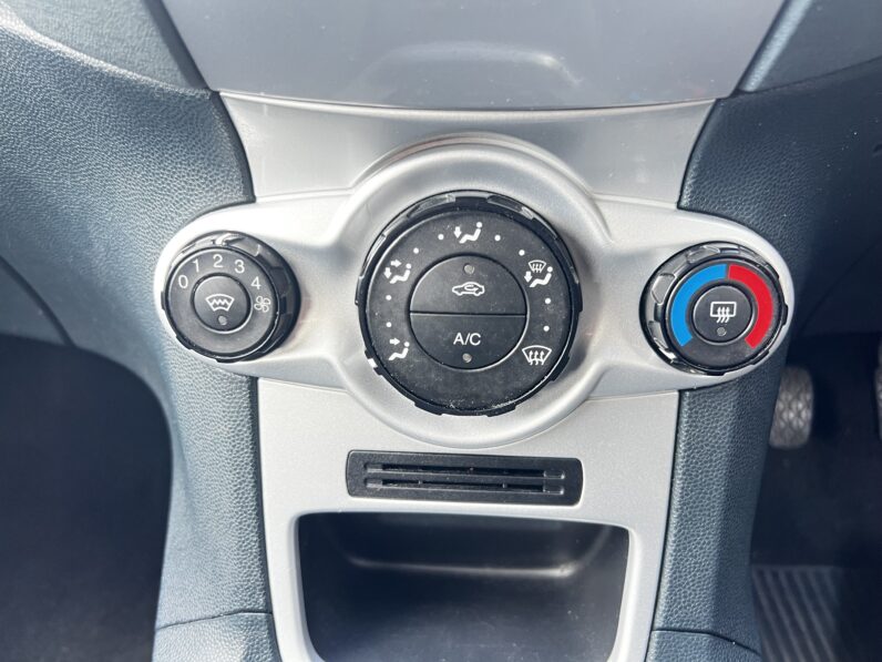 Ford Fiesta 2009 Green SL09NBE ZETEC 5-Door Hatchback