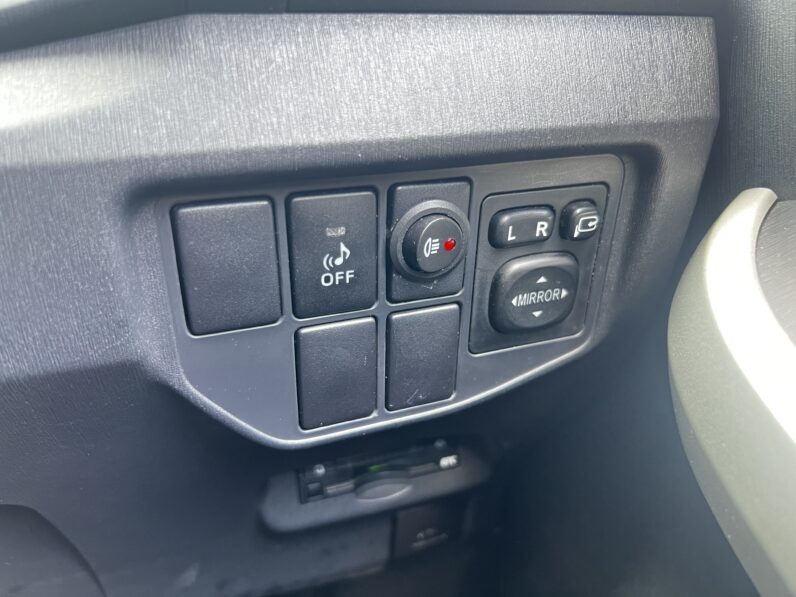 Toyota Prius Hybrid Petrol 1.5L 5 Seats, LW14GWX