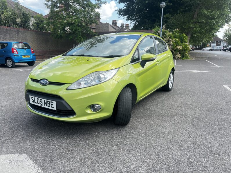 Ford Fiesta 2009 Green SL09NBE ZETEC 5-Door Hatchback