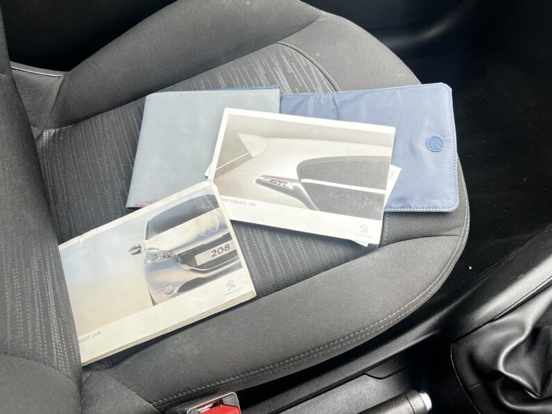 Peugeot 208 2013 White GU13YXJ ACCESS 3-Door Petrol 1.0 L Hatchback