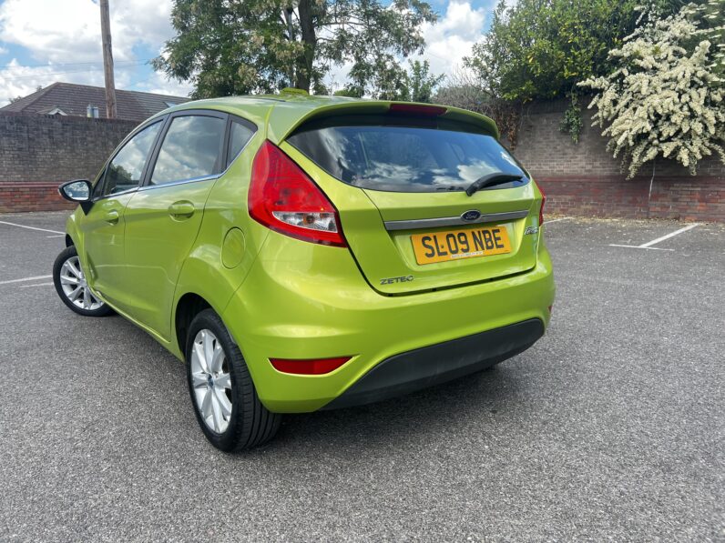 Ford Fiesta 2009 Green SL09NBE ZETEC 5-Door Hatchback