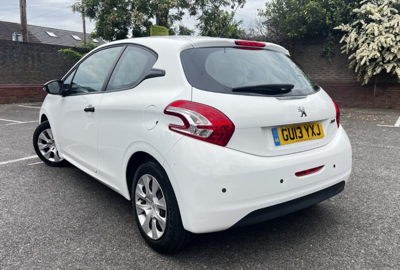 Peugeot 208 2013 White GU13YXJ ACCESS 3-Door Petrol 1.0 L Hatchback