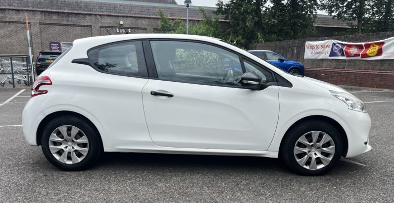 Peugeot 208 2013 White GU13YXJ ACCESS 3-Door Petrol 1.0 L Hatchback