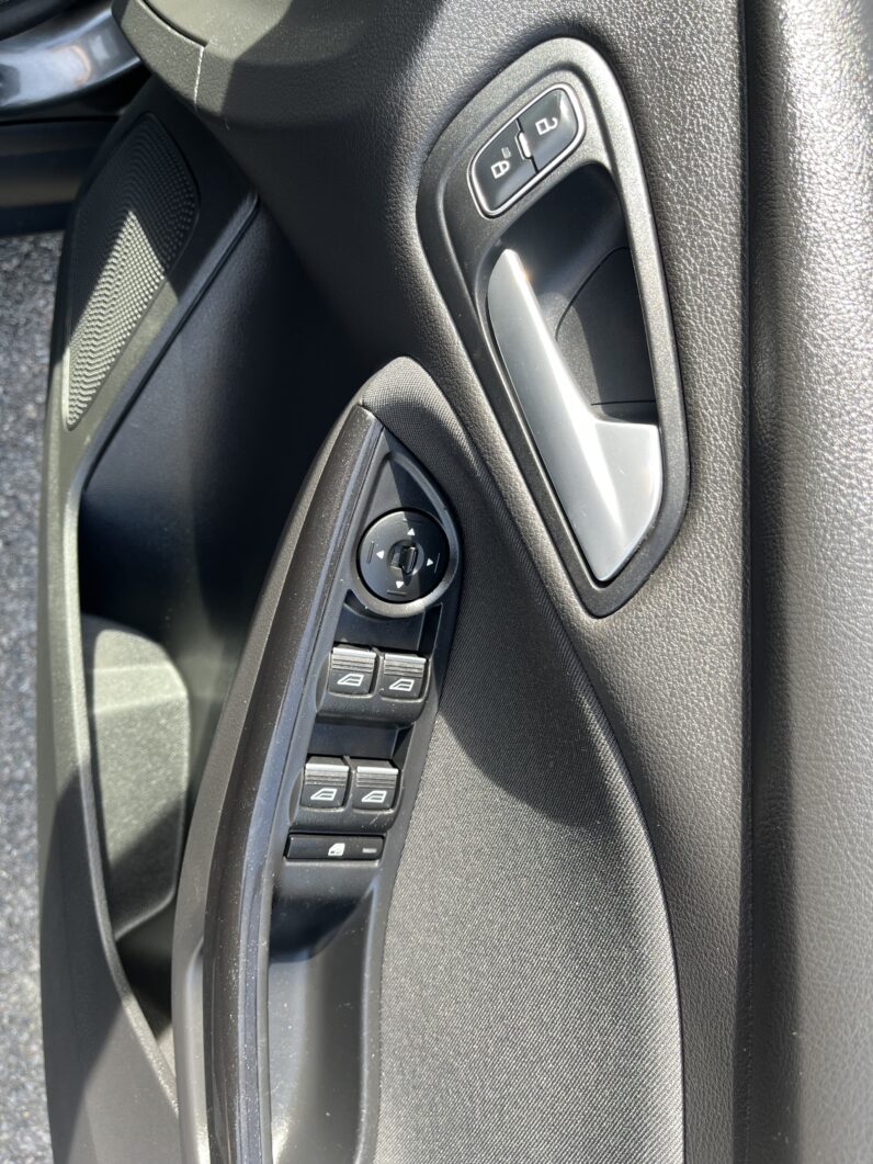 Ford Focus 1.0T EcoBoost Titanium Auto Euro 6 (s/s) 5dr