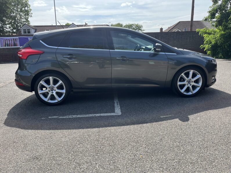 Ford Focus 1.0T EcoBoost Titanium Auto Euro 6 (s/s) 5dr