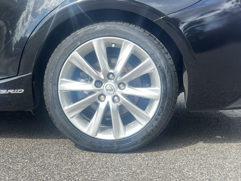 Lexus IS 2.5 300h Advance E-CVT Euro 6 (s/s) 4dr