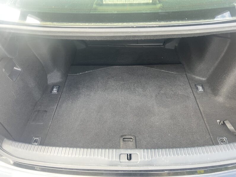 Lexus IS 2.5 300h Advance E-CVT Euro 6 (s/s) 4dr