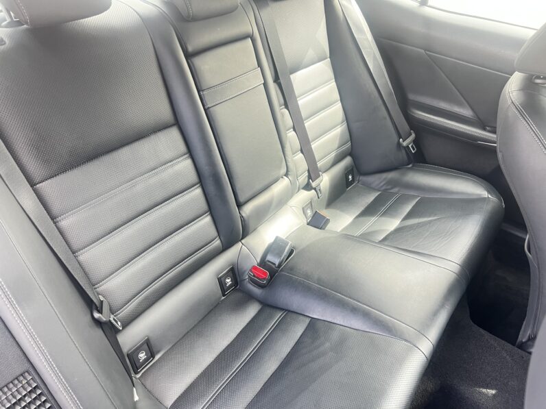 Lexus IS 2.5 300h Advance E-CVT Euro 6 (s/s) 4dr