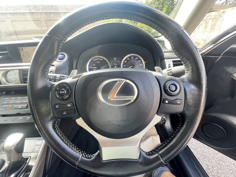 Lexus IS 2.5 300h Advance E-CVT Euro 6 (s/s) 4dr