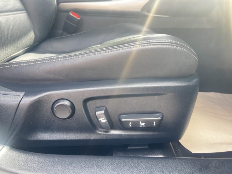 Lexus IS 2.5 300h Advance E-CVT Euro 6 (s/s) 4dr