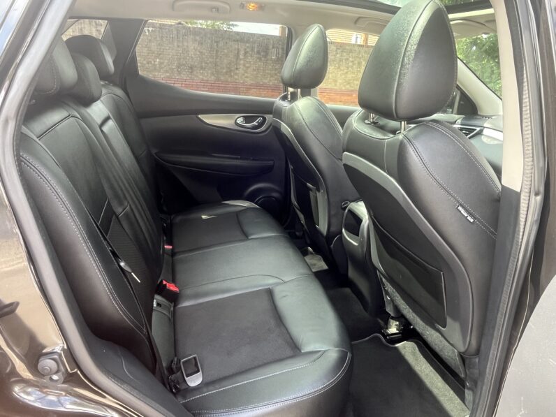 Nissan Qashqai 1.2 DIG-T Tekna Euro 6 (s/s) 5dr BJ68VYF