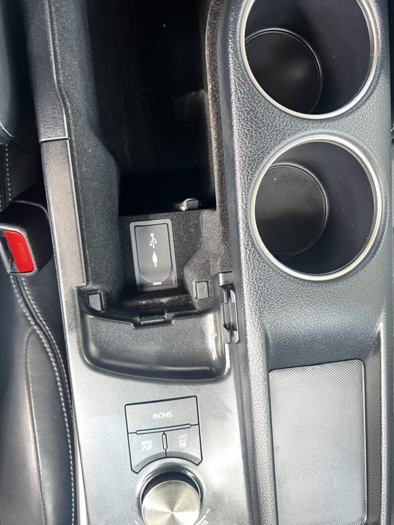 Lexus IS 2.5 300h Advance E-CVT Euro 6 (s/s) 4dr