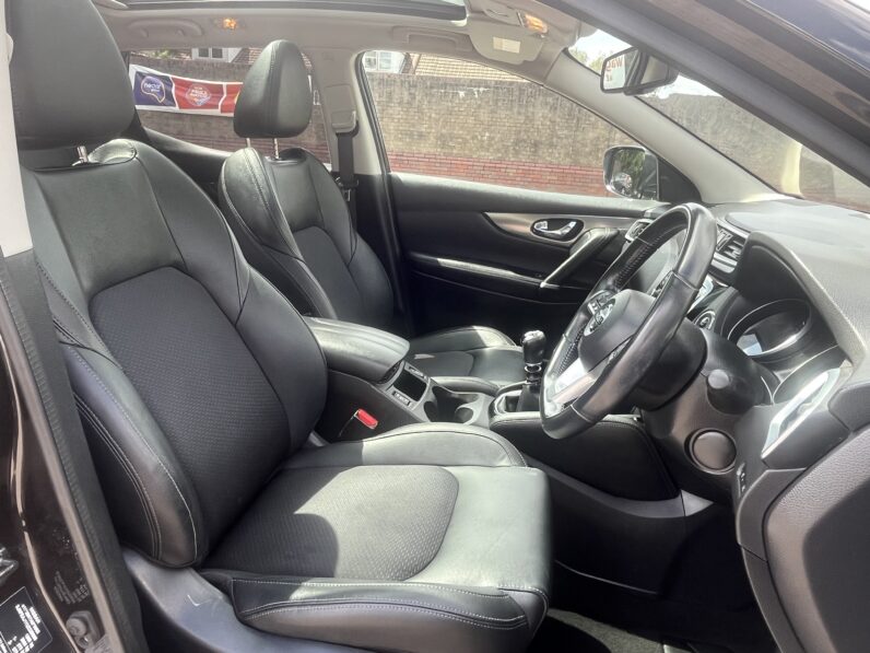 Nissan Qashqai 1.2 DIG-T Tekna Euro 6 (s/s) 5dr BJ68VYF