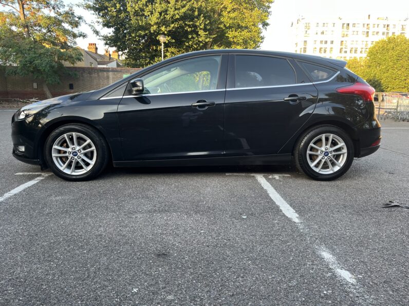 Ford Focus 1.6 Zetec Powershift Euro 6 5dr GX65VAM