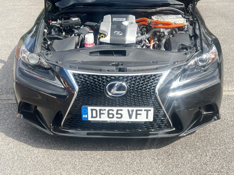 Lexus IS 2.5 300h Advance E-CVT Euro 6 (s/s) 4dr