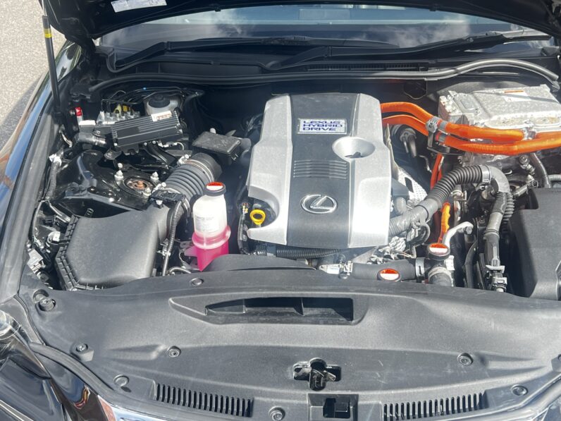 Lexus IS 2.5 300h Advance E-CVT Euro 6 (s/s) 4dr