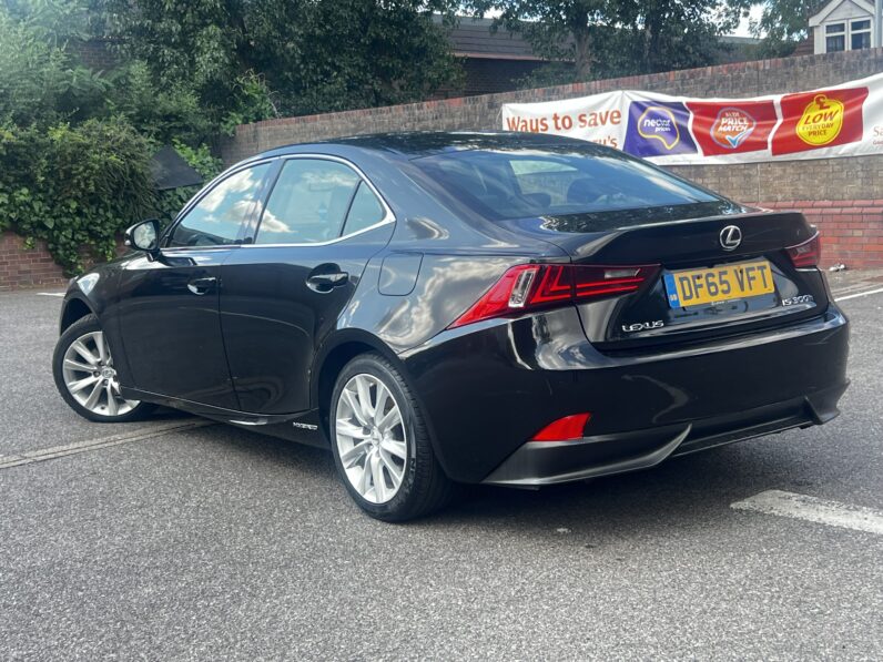 Lexus IS 2.5 300h Advance E-CVT Euro 6 (s/s) 4dr