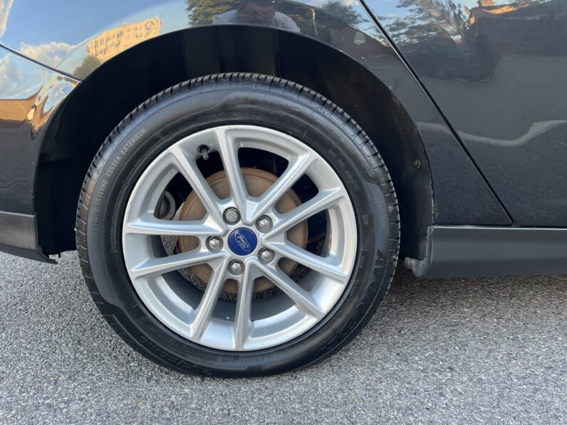 Ford Focus 1.6 Zetec Powershift Euro 6 5dr GX65VAM