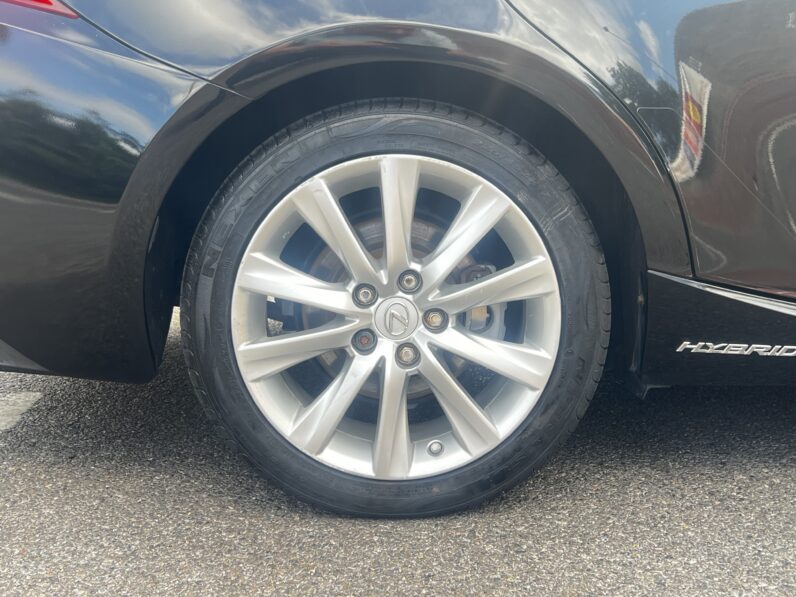 Lexus IS 2.5 300h Advance E-CVT Euro 6 (s/s) 4dr