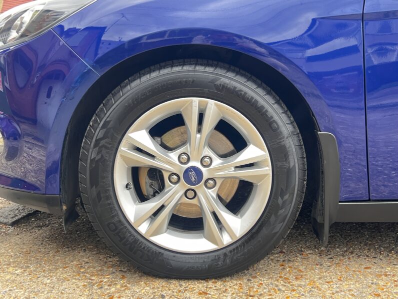 Ford Focus 1.6 Zetec Powershift Euro 5 5dr WR14ORJ