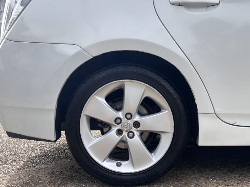 Toyota Prius 1.8 VVT-h T Spirit CVT Euro 5 (s/s) 5dr, HJ64OEU