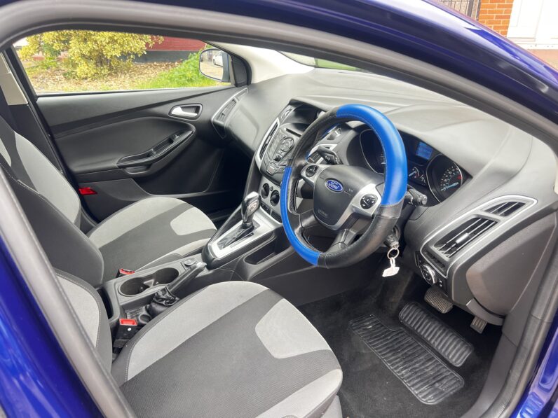 Ford Focus 1.6 Zetec Powershift Euro 5 5dr WR14ORJ