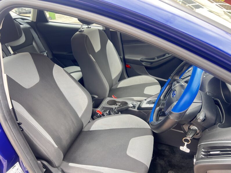 Ford Focus 1.6 Zetec Powershift Euro 5 5dr WR14ORJ