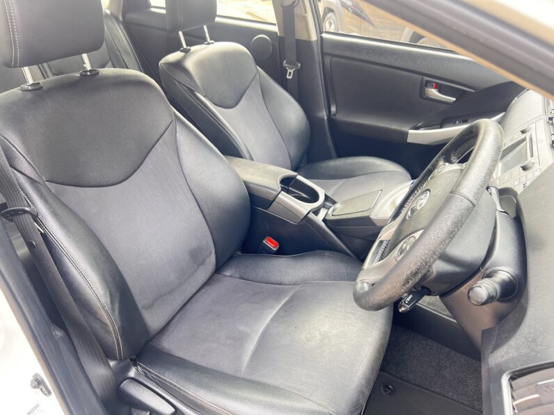 Toyota Prius 1.8 VVT-h T Spirit CVT Euro 5 (s/s) 5dr, HJ64OEU