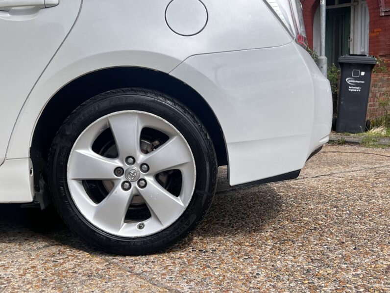 Toyota Prius 1.8 VVT-h T Spirit CVT Euro 5 (s/s) 5dr, HJ64OEU