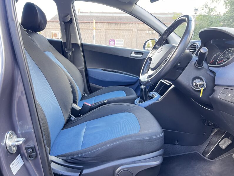 Hyundai i10 1.0 Premium Euro 5 5dr, RE66UGT