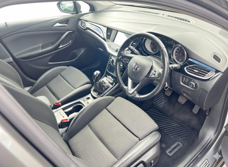 Vauxhall Astra 1.6 CDTi BlueInjection Griffin Euro 6 (s/s) 5dr, EX69HVP