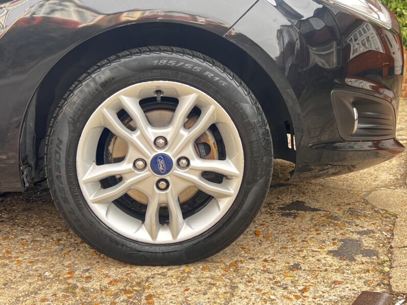 Ford Fiesta 1.25 Zetec Euro 6 5dr, MM15VGR