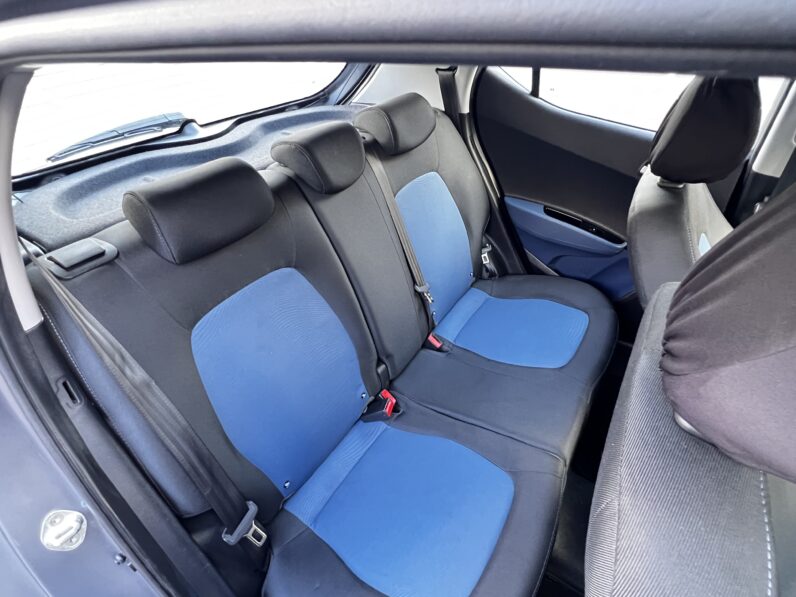 Hyundai i10 1.0 Premium Euro 5 5dr, RE66UGT