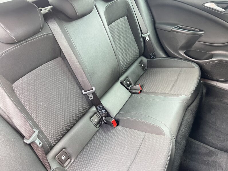 Vauxhall Astra 1.6 CDTi BlueInjection Griffin Euro 6 (s/s) 5dr, EX69HVP