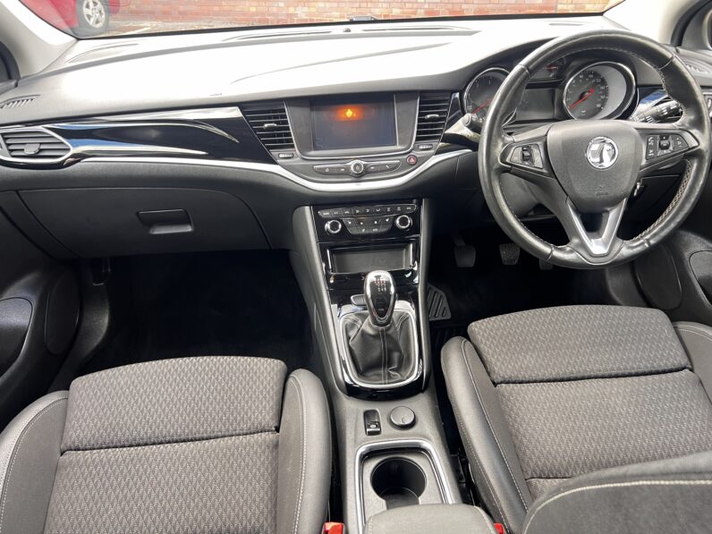 Vauxhall Astra 1.6 CDTi BlueInjection Griffin Euro 6 (s/s) 5dr, EX69HVP