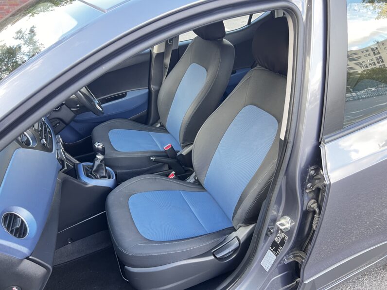 Hyundai i10 1.0 Premium Euro 5 5dr, RE66UGT