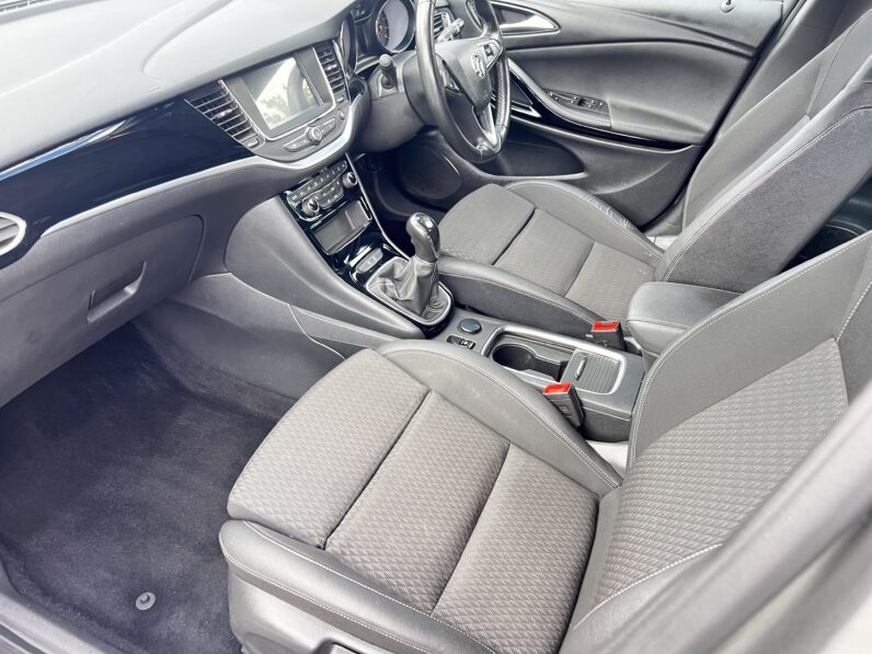 Vauxhall Astra 1.6 CDTi BlueInjection Griffin Euro 6 (s/s) 5dr, EX69HVP