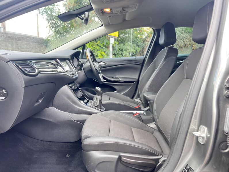 Vauxhall Astra 1.6 CDTi BlueInjection Griffin Euro 6 (s/s) 5dr, EX69HVP