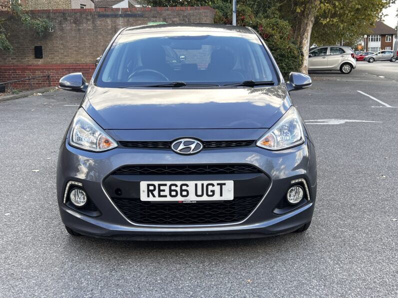 Hyundai i10 1.0 Premium Euro 5 5dr, RE66UGT