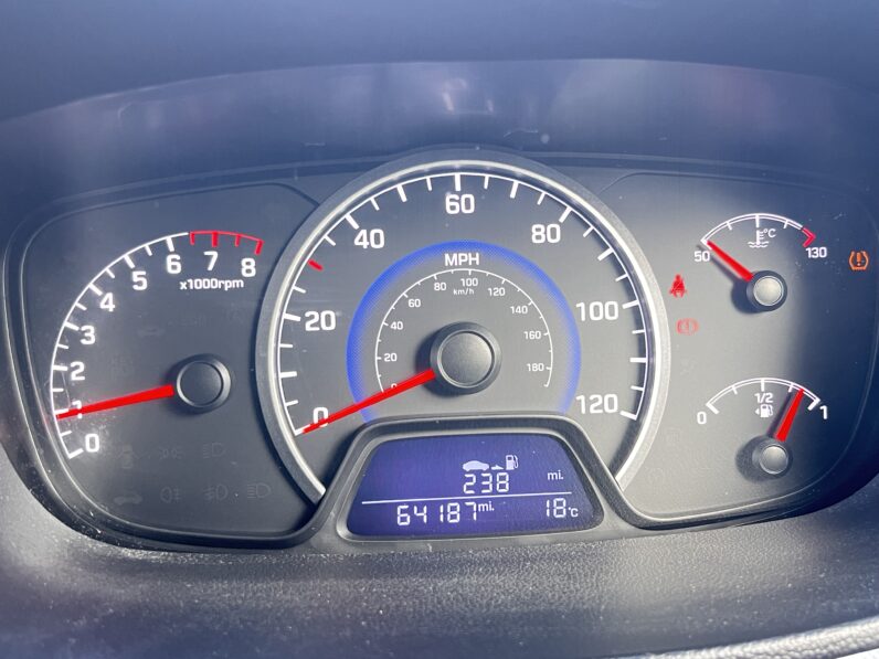 Hyundai i10 1.0 Premium Euro 5 5dr, RE66UGT