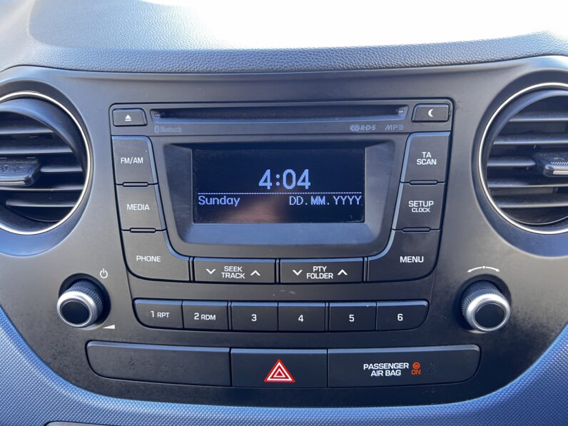 Hyundai i10 1.0 Premium Euro 5 5dr, RE66UGT