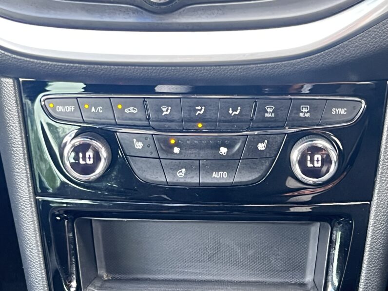 Vauxhall Astra 1.6 CDTi BlueInjection Griffin Euro 6 (s/s) 5dr, EX69HVP